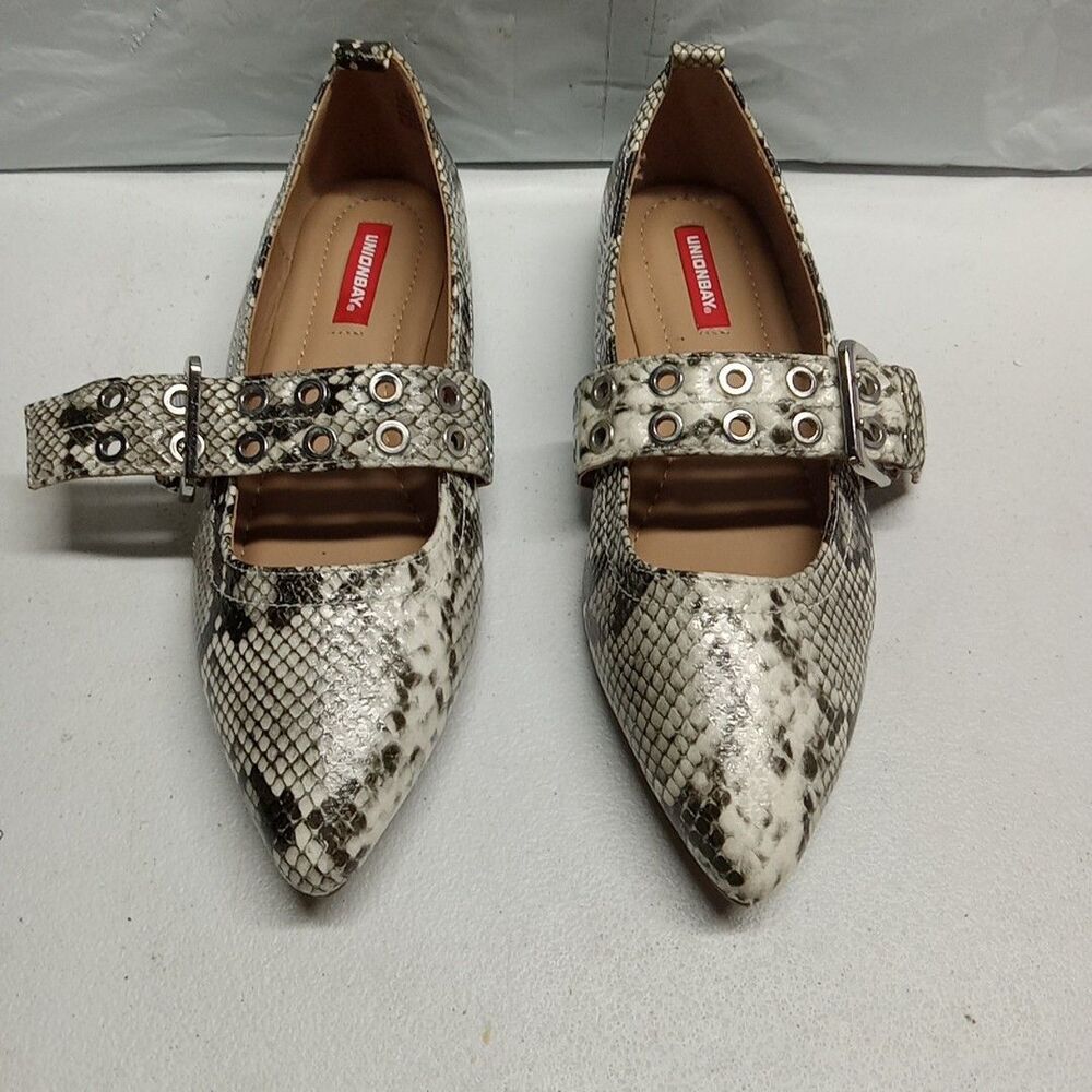 unionbay  Clarice Flats Pointy Toe Buckle Black/White Snakeskin  Size US 7.5M